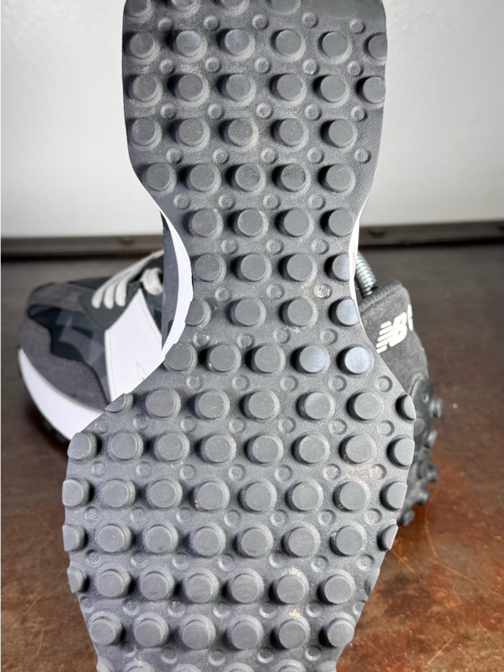 New Balance Figs 327 Women’s Size 9.5/Men’s 8 Gray Camouflage Athletic Sneakers - Picture 10 of 10